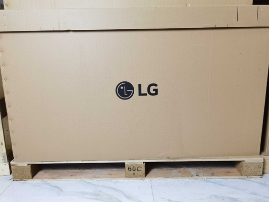 LM315WR1-SSA1 LGディスプレイ 32&quot; 3840 ((RGB) × 2160 UHD 139PPI 350 cd/m2 インダストリアル液晶ディスプレイ